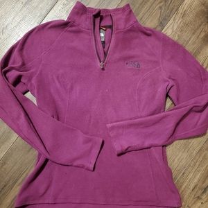 Small North face pullover